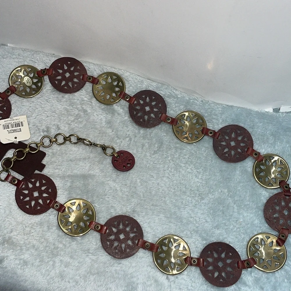 NWT Fossil Leather Medallion Belt - Picture 5 of 8
